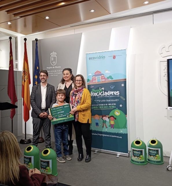 Dos colegios aguile&ntilde;os entre los premiados en la iniciativa regional Los Peque Voluntarios orientada al fomento del reciclaje de vidrio - 2, Foto 2