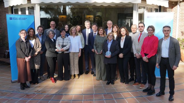 La Consejer�a de Educaci�n recibe el galard�n 'UKSpain British Council Awards' por la implantaci�n del Programa Educativo Biling�e, Foto 3