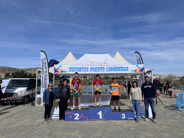 Una nueva edición de la prueba deportiva de 'Campo a través' reúne a más de 650 escolares de Puerto Lumbreras en el Polideportivo Municipal - 2, Foto 2