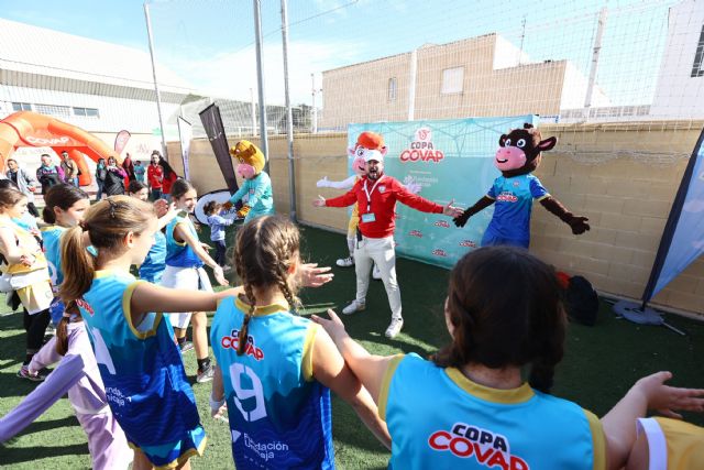 La Copa COVAP y 5 al Día destacan que 3 de cada 10 escolares superan el tiempo recomendado frente a las pantallas, un hábito que durante las comidas altera la alimentación y favorece la obesidad - 2, Foto 2