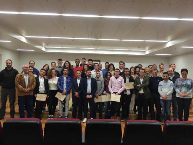 Electricistas, albañiles, 20 jóvenes reciben su certificado de profesionalidad - 3, Foto 3