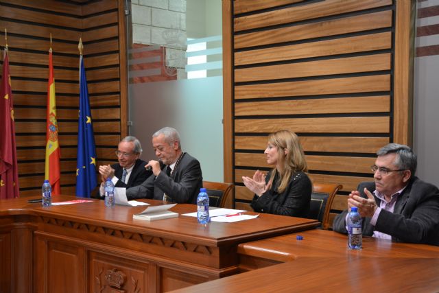 El ayuntamiento acoge la presentación del libro “Sacerdotes y Seminaristas de Campos del Río” - 3, Foto 3