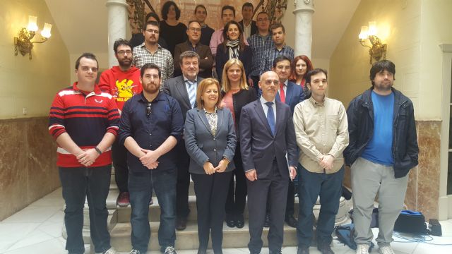 2.000 empresas participan en la Formación en Centros de Trabajo del alumnado de FP - 1, Foto 1