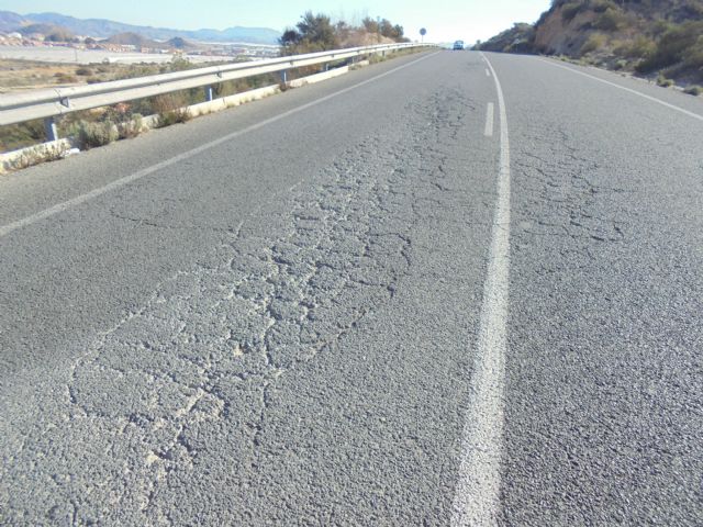 Invertirán 400.000 euros para renovar el firme y reparar taludes y cunetas entre la autovía Totana-Mazarrón y la Rambla de las Moreras