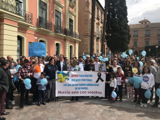 Fernando López Miras participa en la concentración a favor de la prisión permanente revisable - 1, Foto 1