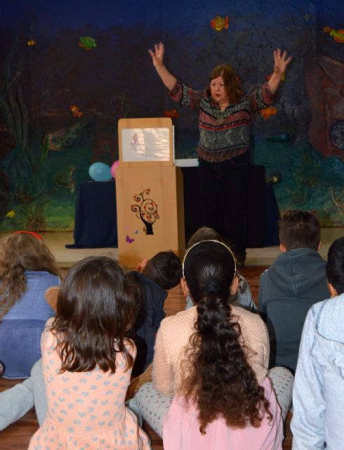 El taller Cuenteando de la Concejalía de Igualdad se pasea por los colegios - 2, Foto 2