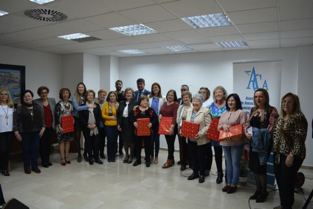 La asociación de Amas de Casa celebra el concurso de entrantes fríos y dulces - 1, Foto 1