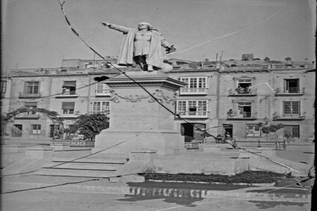 El proyecto de monumento en memoria del descubridor Cristóbal Colón, documento del mes en el Archivo Municipal - 1, Foto 1