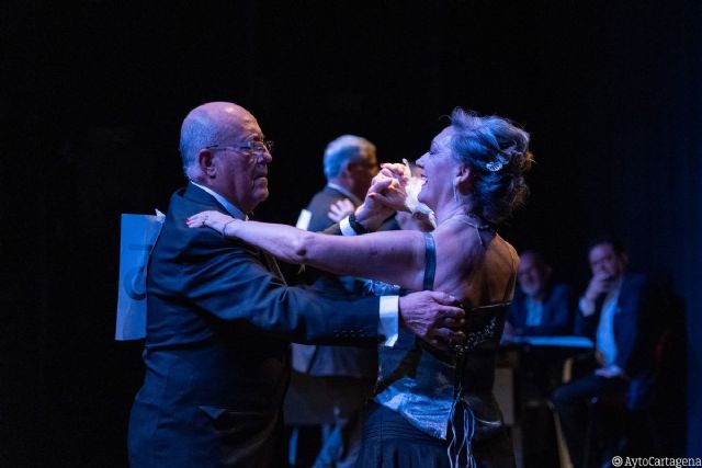 Arranca la primera Semifinal del Concurso Municipal de Baile para Clubes de Mayores en el Luzzy - 1, Foto 1