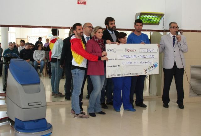 Pequeña Moma entrega a Prolam-Astus el cheque de la VI Gymkhana solidaria de COEC y la Cámara de Comercio - 1, Foto 1