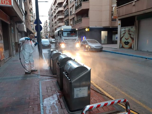 La Concejalía de Limpieza refuerza la desinfección de calles para evitar la propagación del coronavirus - 1, Foto 1