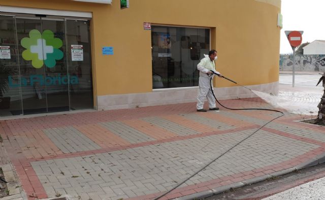 El Ayuntamiento torreño intensifica las labores de limpieza y desinfección en las zonas públicas contra el coronavirus - 3, Foto 3