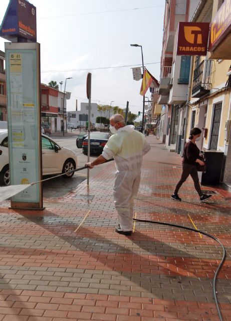 El Ayuntamiento torreño intensifica las labores de limpieza y desinfección en las zonas públicas contra el coronavirus - 4, Foto 4