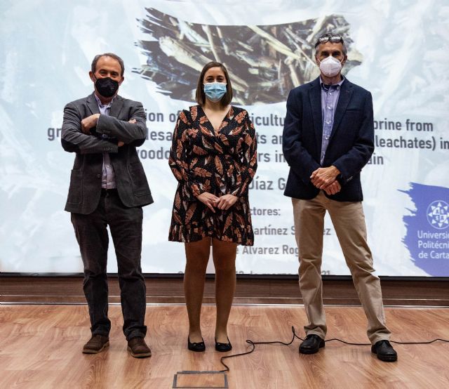 La doctora Carolina Díaz García presenta su Tesis sobre desnitrificación de salmueras con biorreactores de madera - 1, Foto 1