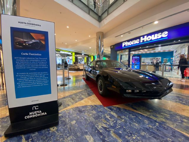 Nueva Condomina celebra el Día del Padre con una exposición de los coches más famosos del cine - 1, Foto 1