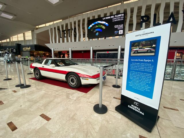 Nueva Condomina celebra el Día del Padre con una exposición de los coches más famosos del cine - 2, Foto 2