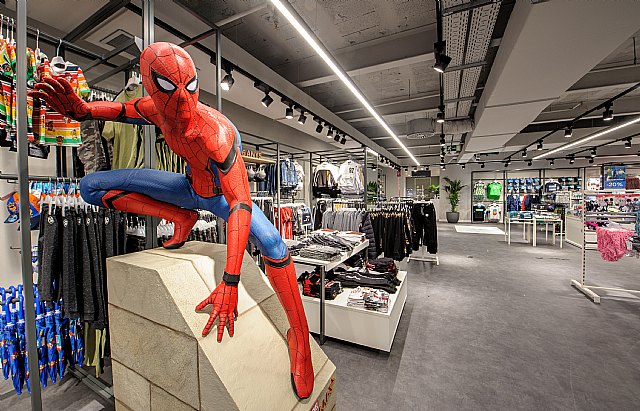 C&A reabre su tienda en Palma con un innovador diseño inspirado en la naturaleza y más sostenible - 1, Foto 1