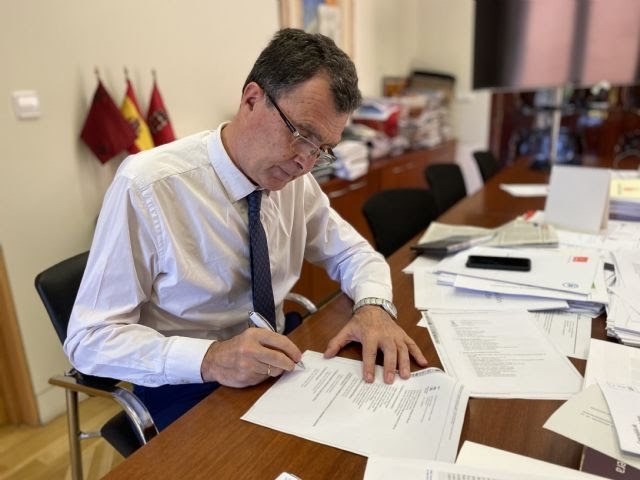 Ballesta: Esto se inició hace unos meses en un despacho de La Moncloa y luego se han buscado las excusas y justificaciones - 1, Foto 1