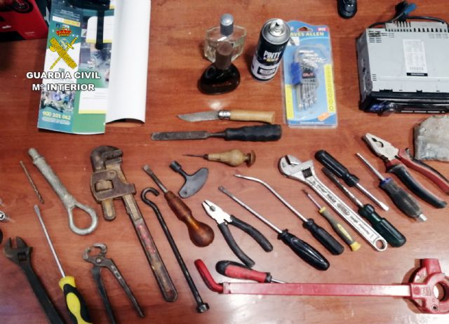 La Guardia Civil detiene a un experimentado delincuente por cerca de una treintena de robos en viviendas - 1, Foto 1