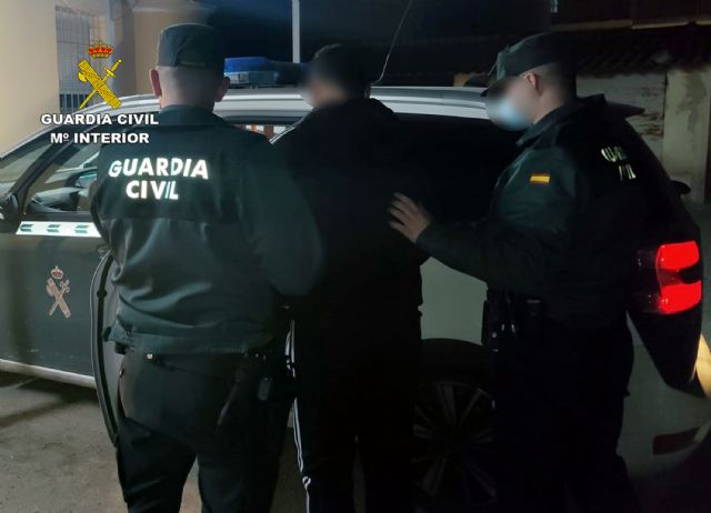 La Guardia Civil detiene en Archena al presunto autor del robo de herramientas, maquinaria y combustible - 4, Foto 4