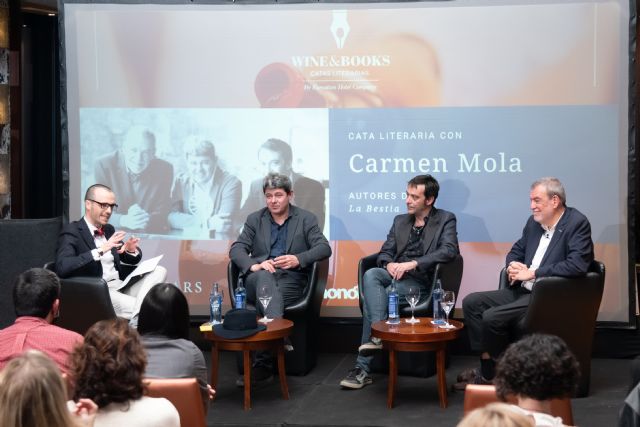 El proyecto Wine & Books de Eurostars Hotel Company reúne a Carmen Mola en Madrid - 1, Foto 1