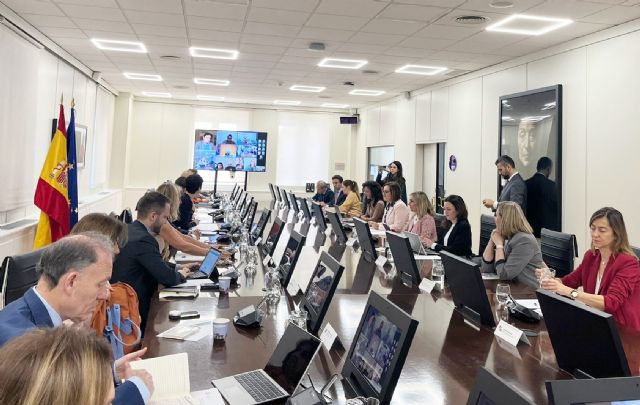 La Comunidad insiste en pedir al Ministerio que facilite información y financiación para afrontar la tensión migratoria que soporta la Región - 1, Foto 1