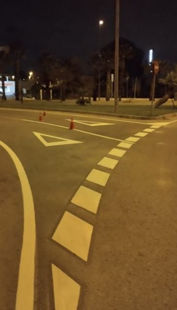 El repintado de la señalización horizontal en más de 300 calles mejorará la seguridad vial en todas las pedanías - 2, Foto 2