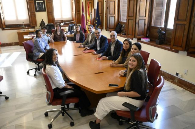 El rector de la UMU recibe a estudiantes procedentes de Argentina que descienden de emigrantes de la Región - 2, Foto 2
