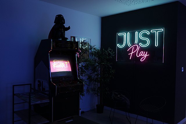 Playroom monta una sala de juegos en su oficina con motivo de su 15 cumpleaños - 1, Foto 1