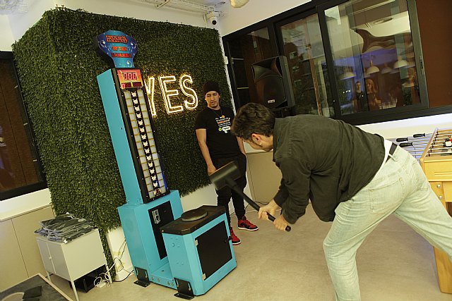 Playroom monta una sala de juegos en su oficina con motivo de su 15 cumpleaños - 2, Foto 2