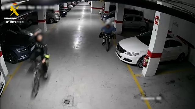 La Guardia Civil detiene a tres individuos por 70 robos en garajes y trasteros en Mula - 3, Foto 3