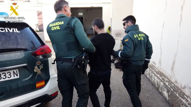 La Guardia Civil detiene a tres individuos por 70 robos en garajes y trasteros en Mula - 5, Foto 5