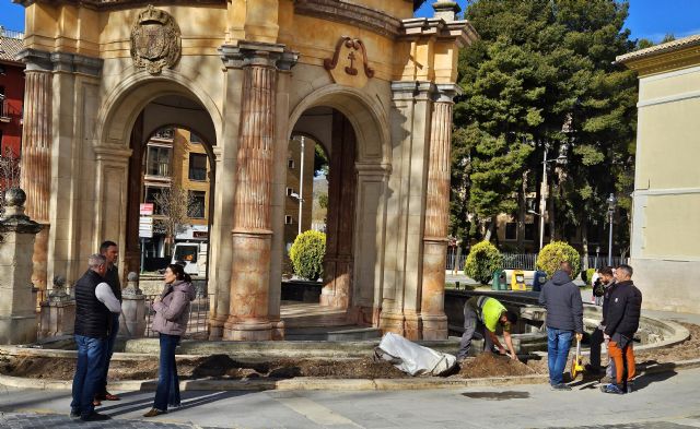 El ajardinamiento perimetral del Templete se renueva con 800 plantas de siete especies - 3, Foto 3