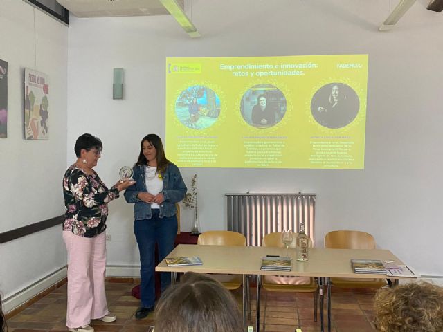 Bullas acoge la jornada La Vuelta a la Espa&ntilde;a Rural y reconoce la labor de la mujer agricultora - 4, Foto 4