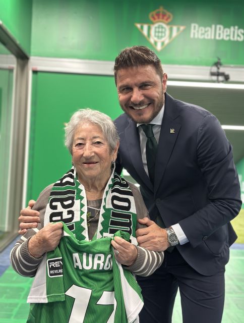 Aurora cumple su sue&ntilde;o de ver al Betis a los 88 a&ntilde;os - 2, Foto 2