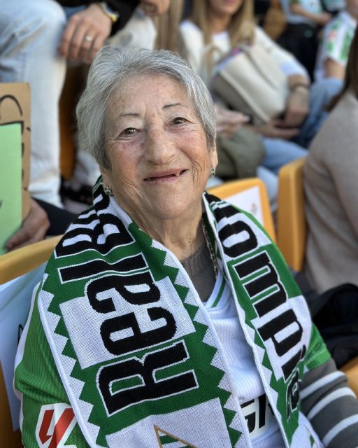 Aurora cumple su sue&ntilde;o de ver al Betis a los 88 a&ntilde;os - 3, Foto 3