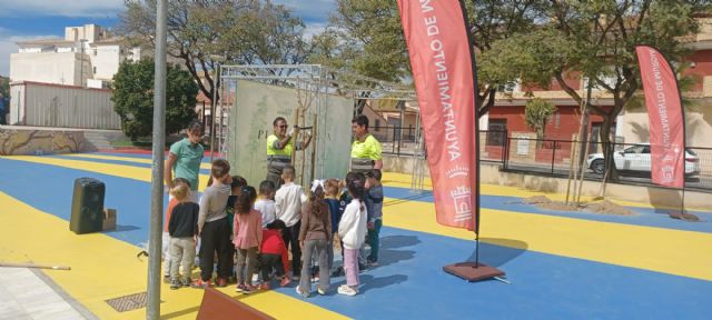Jerónimo y Avileses estrena zona de juegos infantil renovada y arbolado en su colegio - 3, Foto 3