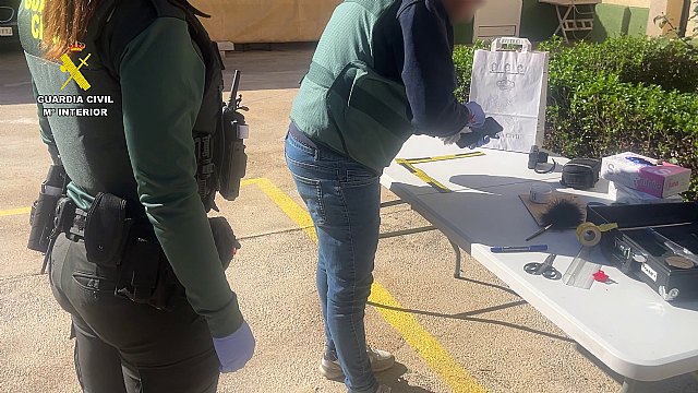 Cae un grupo criminal que utilizaba apps de citas para robar móviles y cometer estafas bancarias - 4, Foto 4