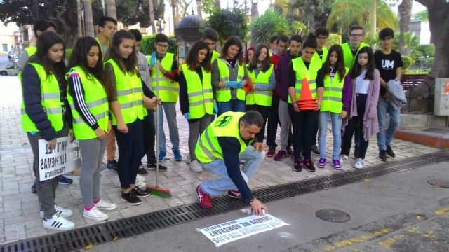 Poesía en el asfalto: una invasión literaria en las calles de Águilas - 1, Foto 1