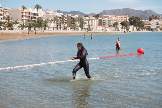 xito de participacin en la primera travesa a nado por las aguas de la Baha de Mazarrn, Foto 2