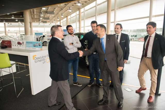 El alcalde visitó las instalaciones de Automenor - 1, Foto 1