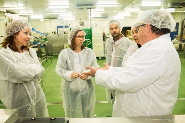 Castejón conoce las medidas pioneras de conciliación familiar para los empleados de Frigoríficos Morales - 2, Foto 2