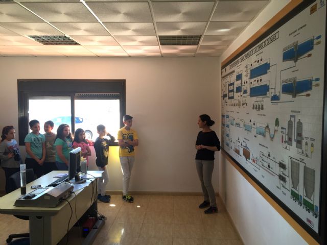 Los escolares torreños visitan la depuradora en una campaña de buenas prácticas medioambientales - 1, Foto 1