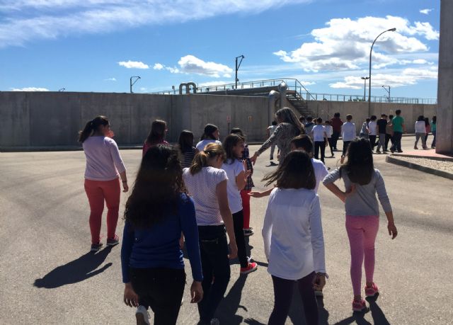 Los escolares torreños visitan la depuradora en una campaña de buenas prácticas medioambientales - 2, Foto 2