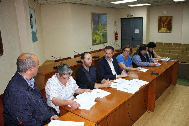 Las Asociaciones de Vecinos de nuestras pedanas firmn un convenio de colaboracin con el Ayuntamiento de Alhama, Foto 2
