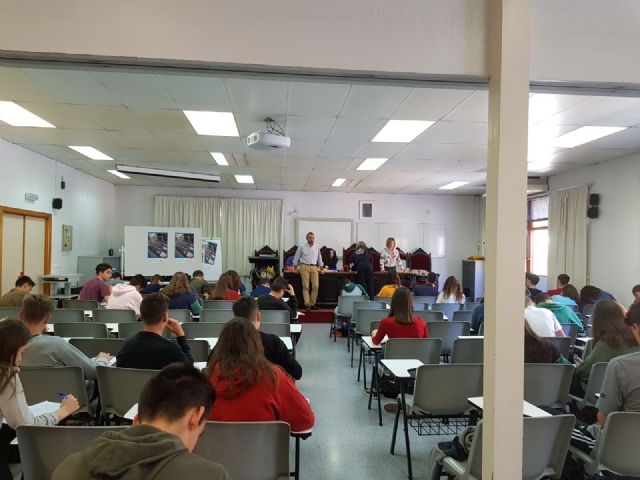 Más de 400 jóvenes participan en la segunda fase del Concurso de Educación Vial y Prevención de Accidentes - 2, Foto 2