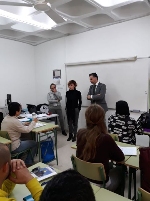 El 3 de mayo se abre el proceso de admisión y matriculación en los centros de educación para personas adultas - 1, Foto 1