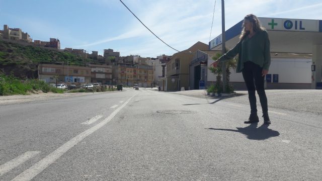 El PP solicita una intervención urgente para solucionar el hundimiento de un tramo de 6 metros en la intersección de las carreteras del pantano y Caravaca - 1, Foto 1