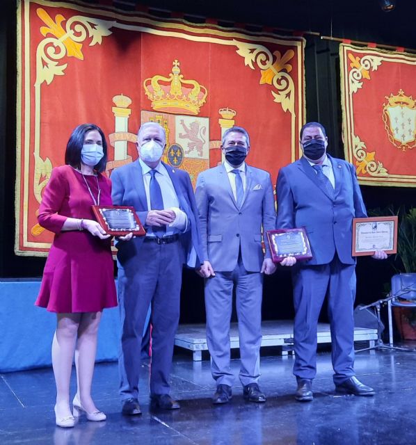 Homenaje del Ayuntamiento a los funcionarios jubilados y policías locales en la festividad del Beato Andrés Hibernón - 2, Foto 2