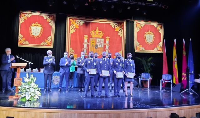 Homenaje del Ayuntamiento a los funcionarios jubilados y policías locales en la festividad del Beato Andrés Hibernón - 3, Foto 3